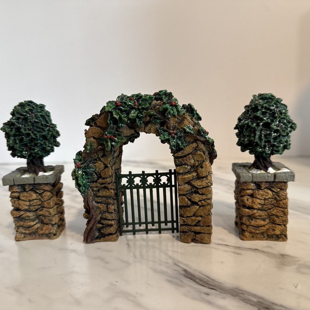 Dept 56 Stone Corner Posts Holly Tree Stone Archway Display 52648