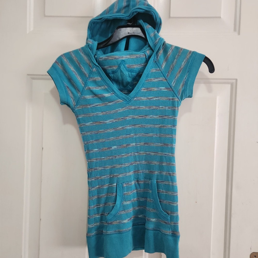 Energie Hooded Shirt Women Short Sleeve Small Y2K Vintage EUC Front Hand Pockets