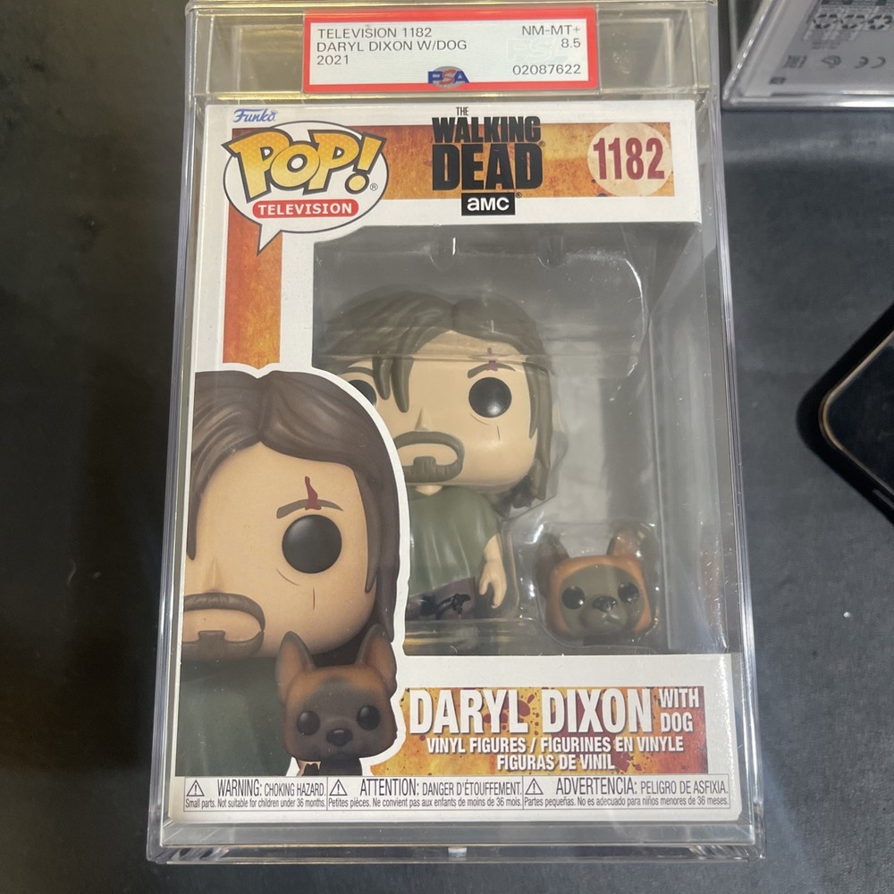 TWD - The Walking Dead - PSA GRADED 8.5 Daryl Dixon With Dog 1182