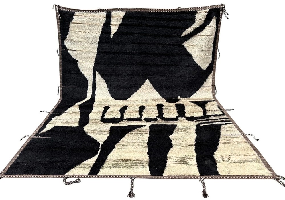 Hand-knotted Moroccan Berber style Wool Rug Color Beige and Black Carpet Rug