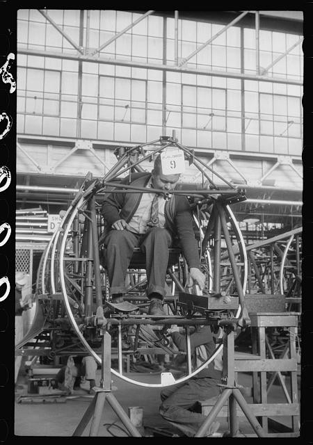 Stratford Connecticut Vought Sikorsky Aircraft fuselage assembly 1940 worker
