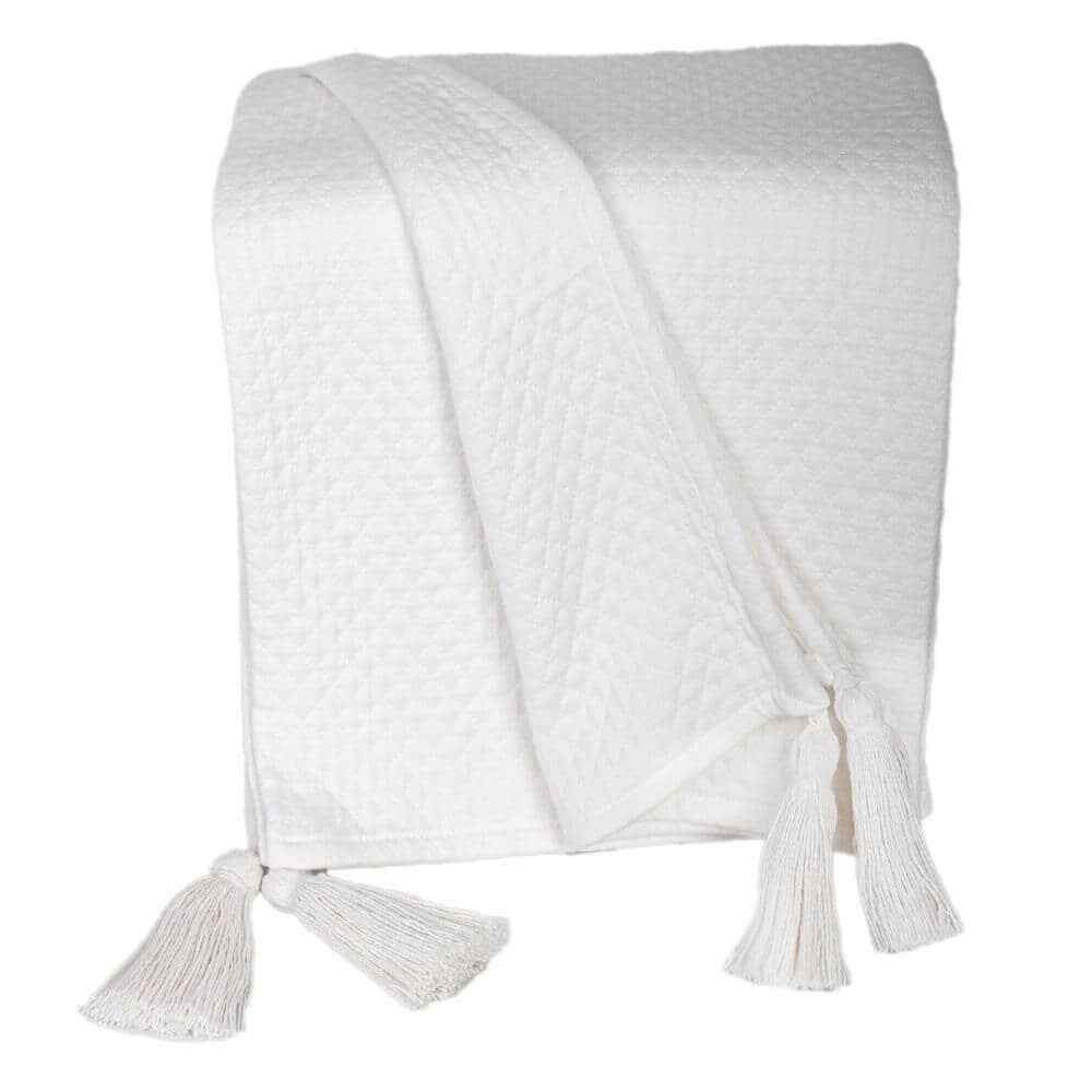 Improve Your Living Area the Pure Cotton-Made White Throw Blanket