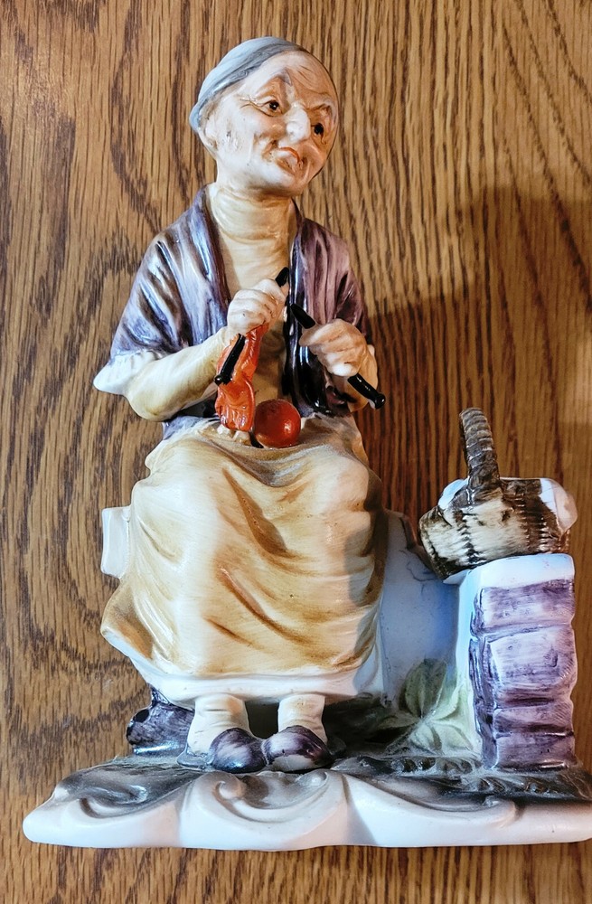 ARDCO BISQUE PORCELAIN GRANDMA KNITTING FIGURINE C-2044