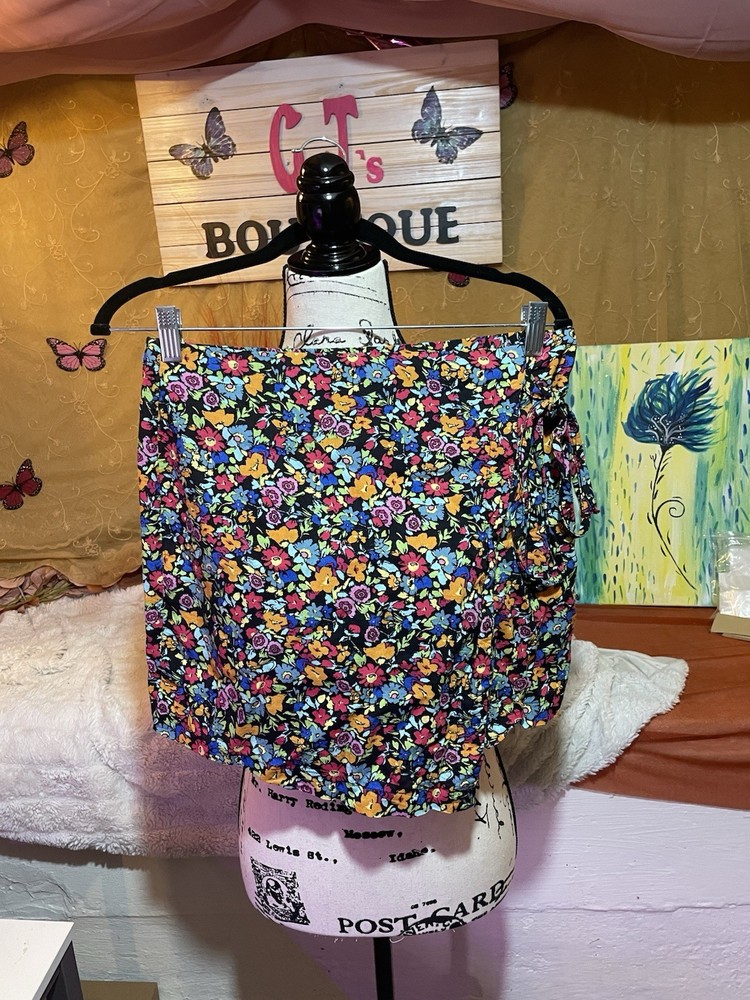 Women's Woven Floral Tropical  Wrap mini skirt size Medium Wild Fable