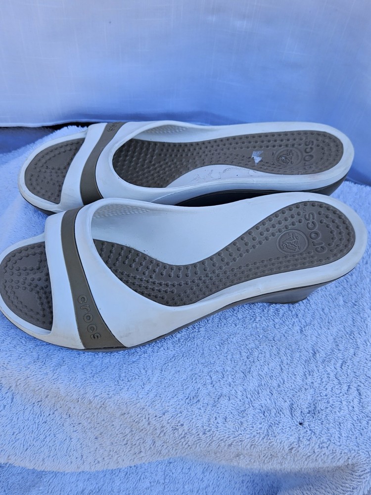 Crocs Womens Size 7 Brown Slide Sandals Slip-On Preowned Good Condition
