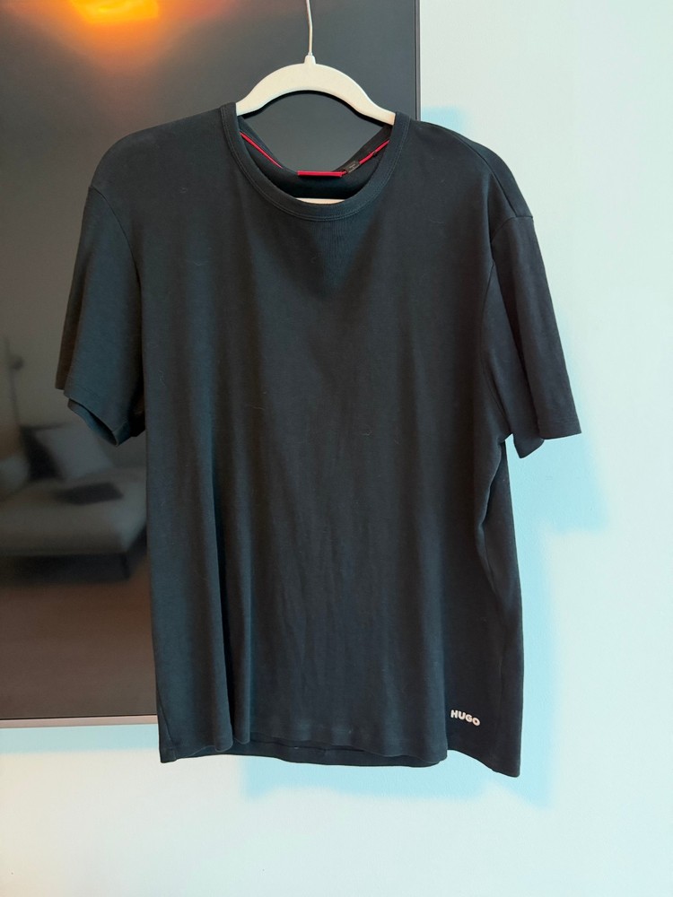 Hugo Boss Men's T-Shirt Small Size