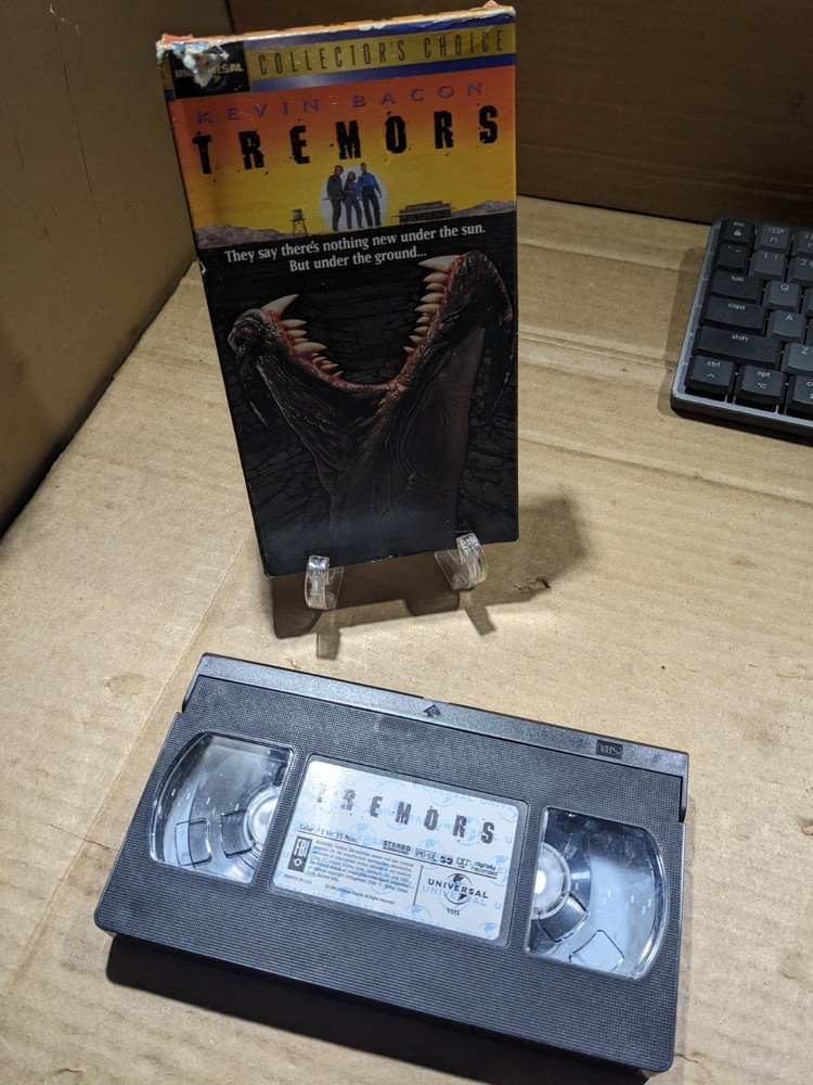 Tremors (VHS, 1996) W/ Slipcover