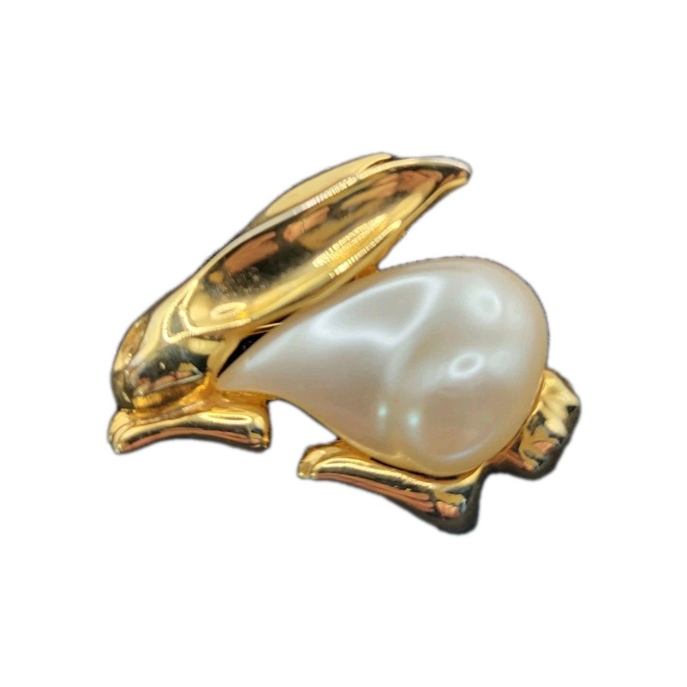 Marvella Signed Vintage Gold Tone Bunny Rabbit Brooch Pin Faux Pearl Belly