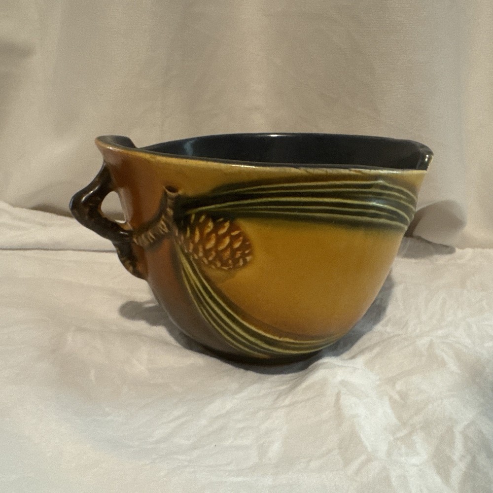 Roseville Pinecone Service Bowl #320-5. 2 Handle, Beautiful Color.