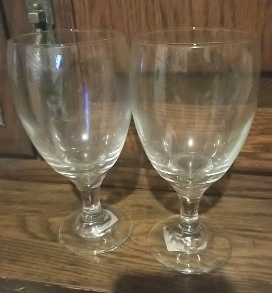 Set Of 2 Wine Glasses