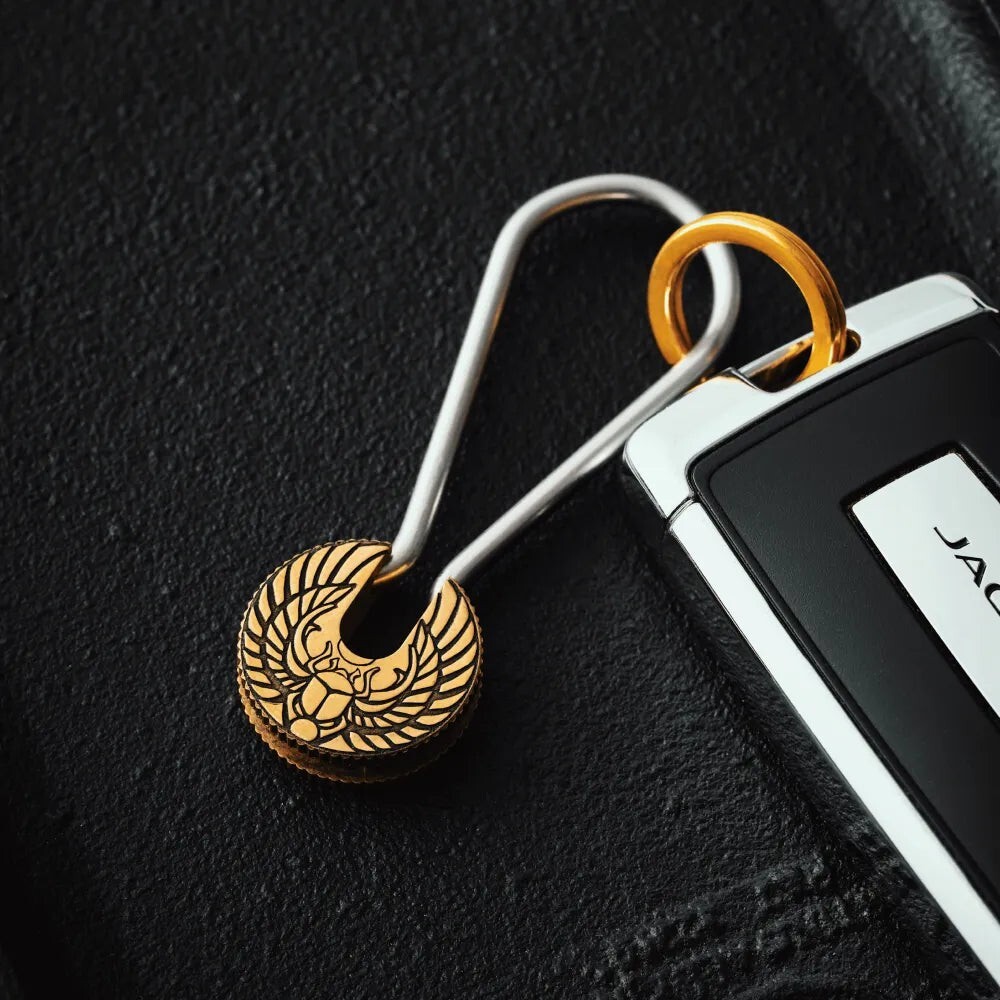 Retro Rotating Keychain Brass Key Chain Novelty Gift for Men Women Car Key Decor