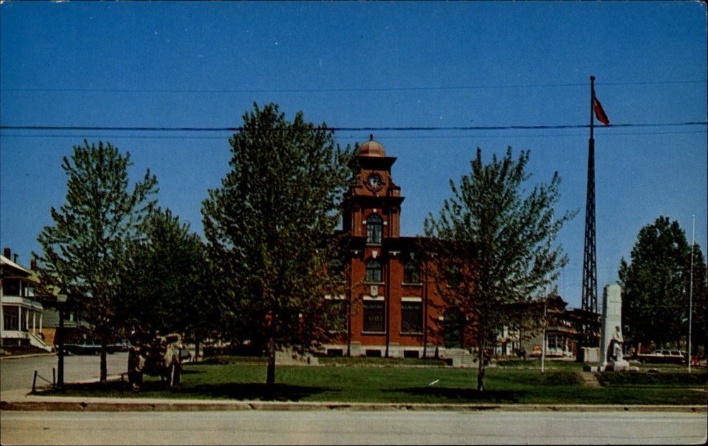 Quebec Canada East Angus Post Office clock ~ 1950-60s vintage postcard