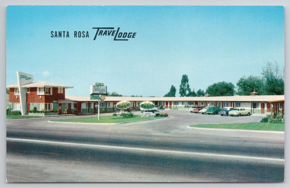 Santa Rosa Travelodge Motel CA Vintage Mirro-Krome Postcard 1950s Cars