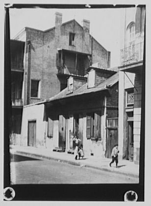 Creole mansion,one-story cottage,New Orleans,Louisiana,LA,Arnold Genthe,1920
