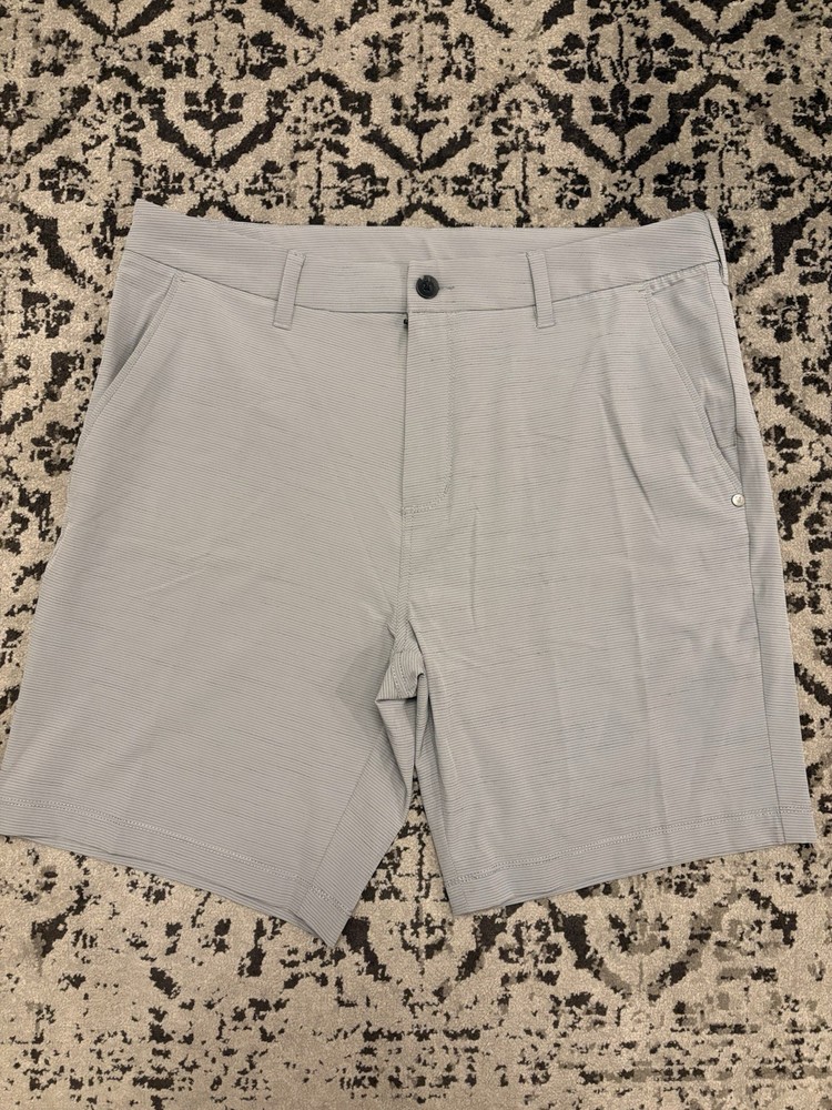 Men’s Vuori Chino Shorts Size 34 RN156509 Gray Color