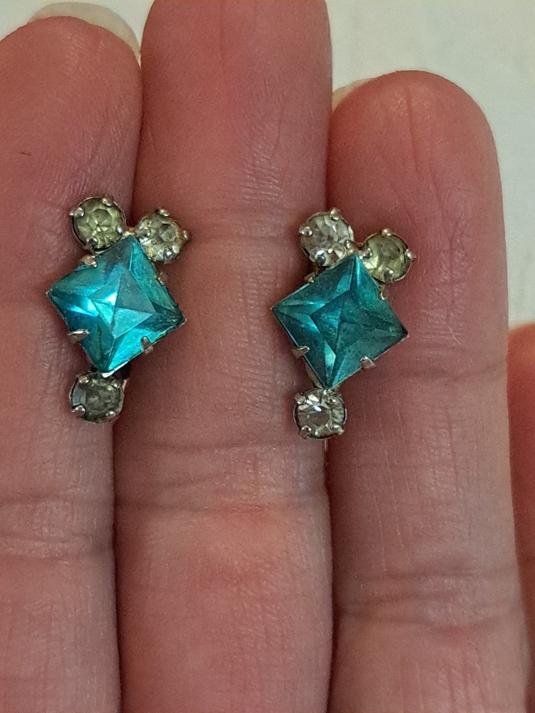 Vintage Blue Glass Rhinestone Silver-tone Screw-back Earrings