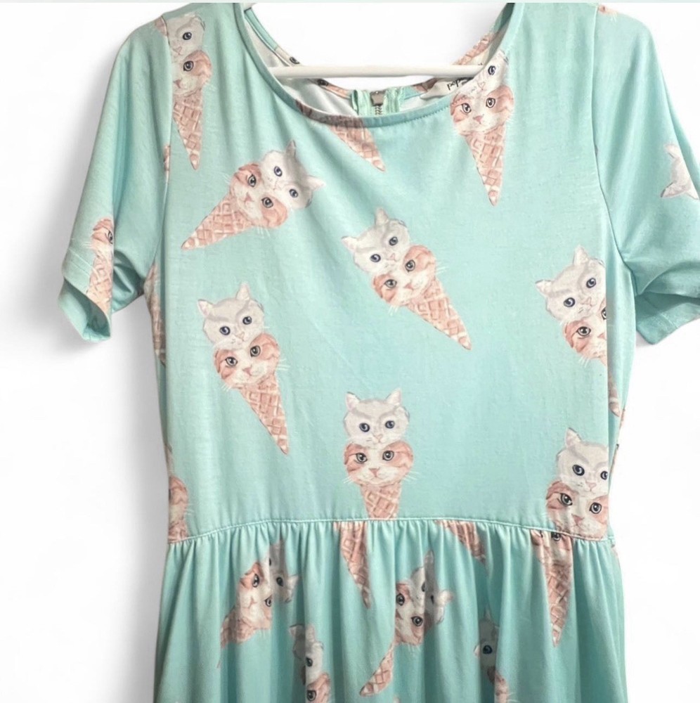 Unique vintage Sea foam green XS dress featuring cats on ice cream cones