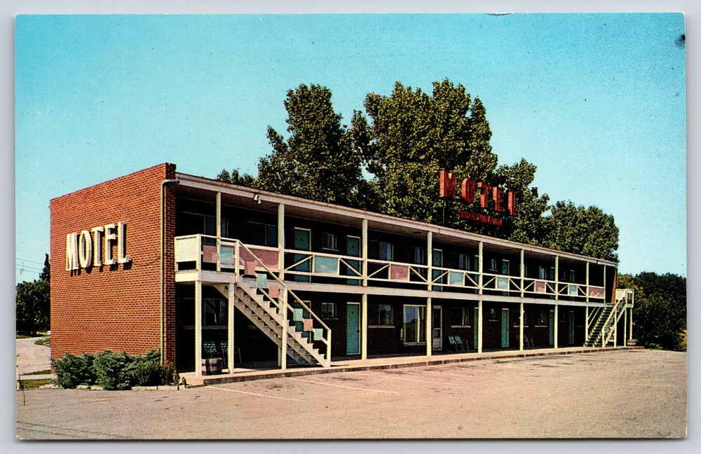 Roadside~Milan Ohio~Exit 7 Motel~Brick Facade~Parking Lot~Sign~1950s Postcard