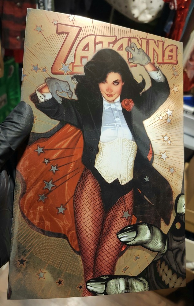 Zatanna #11 - Adam Hughes Mexican Foil Variant - Ltd 1000 NM