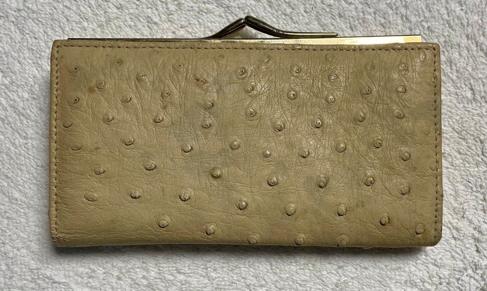 Vintage Women's Ostrich wallet with clip side for change, in its natural color
