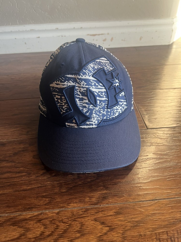 Vintage Y2K DC Shoes Flexfit Hat White And Blue M/L Baseball Cap