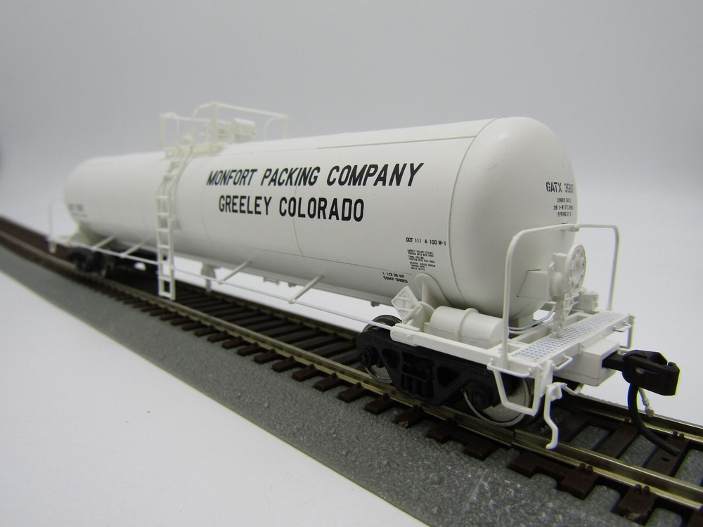 Atlas HO ACF 20,700 Gallon Tank Car - GATX (Monfort) 35817