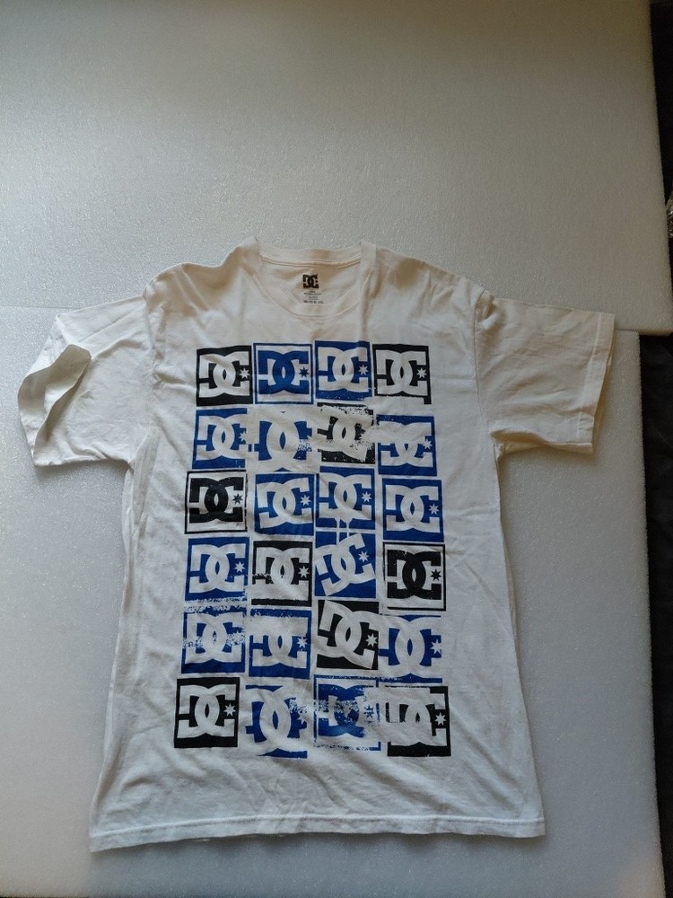 Size L - DC Shoes Graphic Graffiti Logo T Shirt White Y2K Vintage Skater New