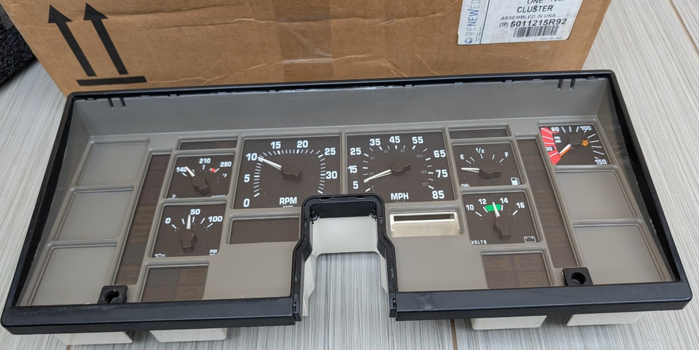 5011215R92 International Dash Cluster Instrument Panel Air Brake Engine Reman