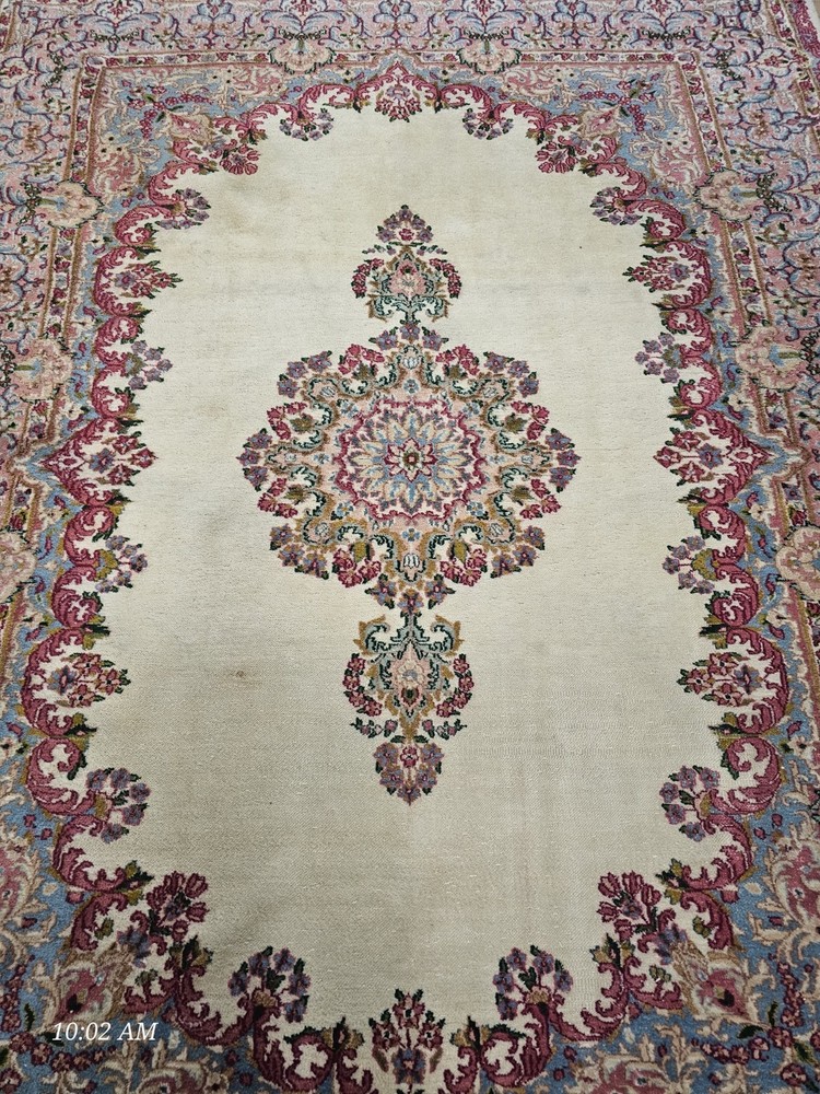 Kirman Oriental Rug, mint condition 7'x11'