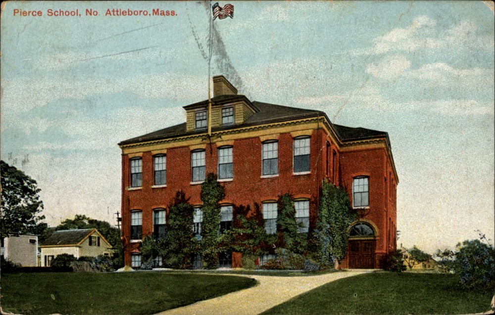 Pierce School Attleboro Massachusetts vintage postcard v894