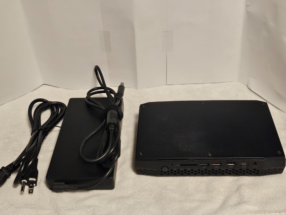 Intel NUC 8 NUC8i7HNK Mini PC i7-8705G 128GB M.2 16GB RAM Radeon NO OS