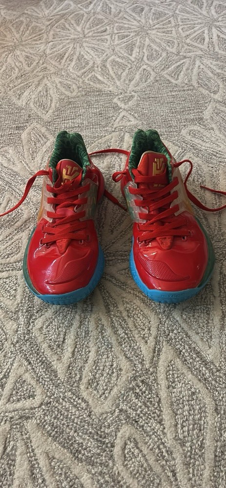 Mr. Krabs Kyries Size 9