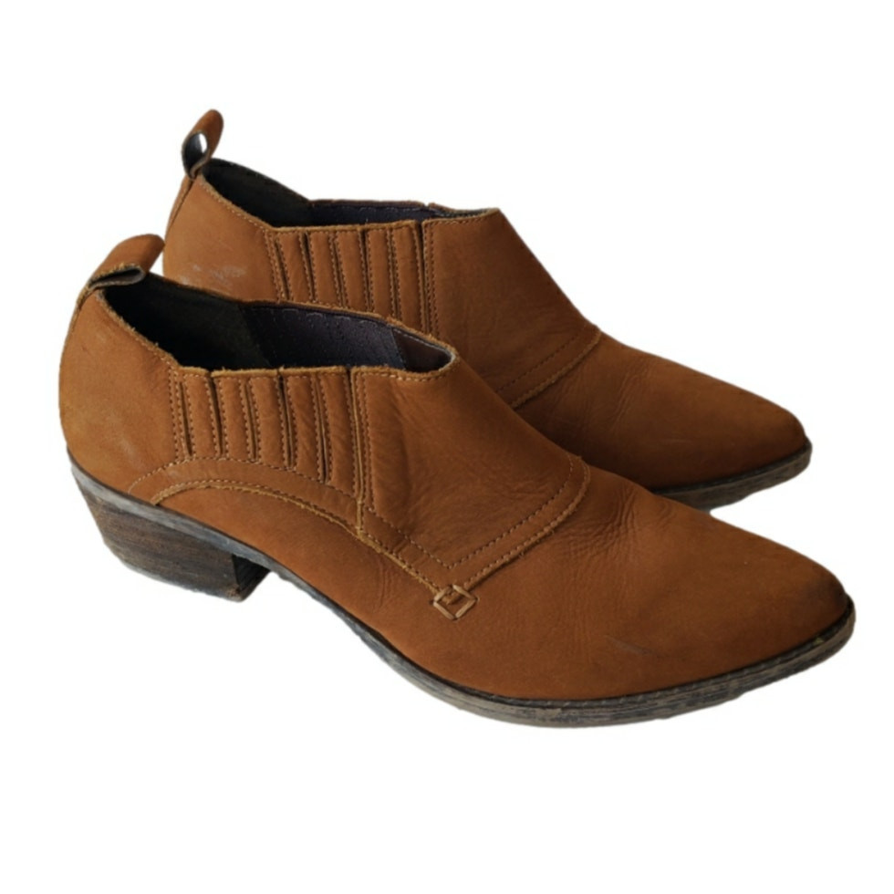 Steve Madden Auckland Western Leather Ankle Boots Size 7.5 for Women