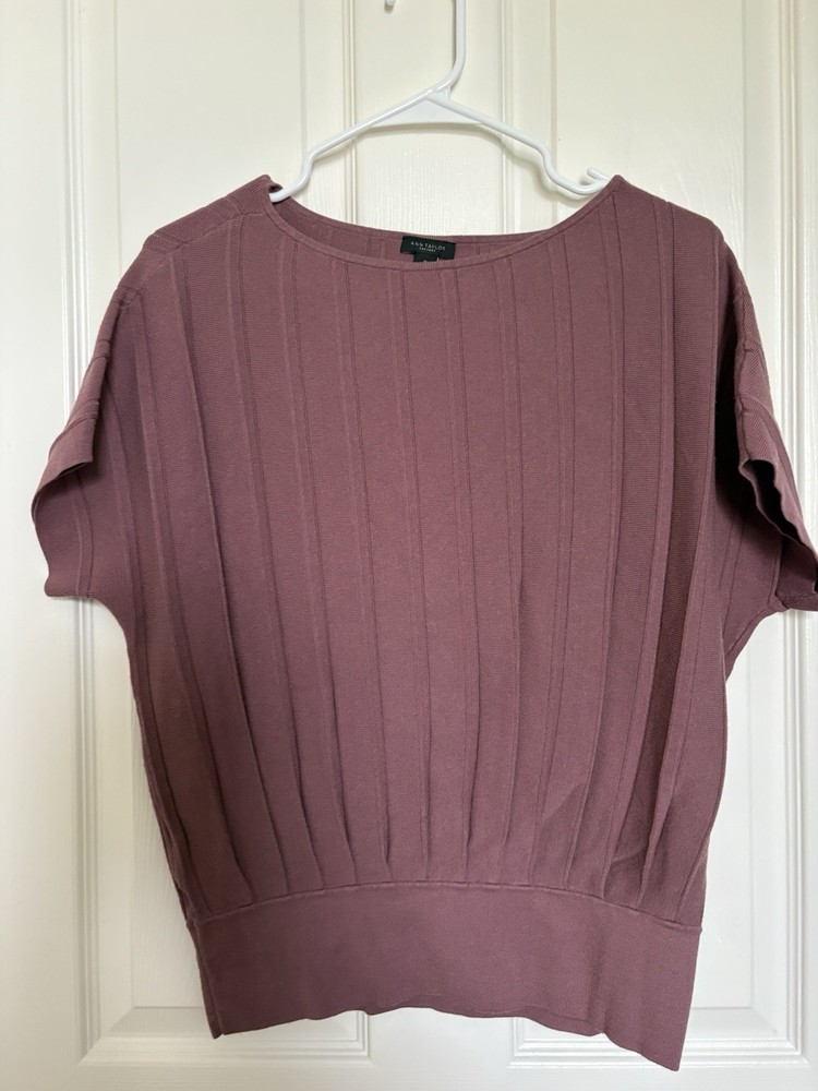 Ann Taylor Factory mauve ribbed knit top with dolman sleeves. Medium