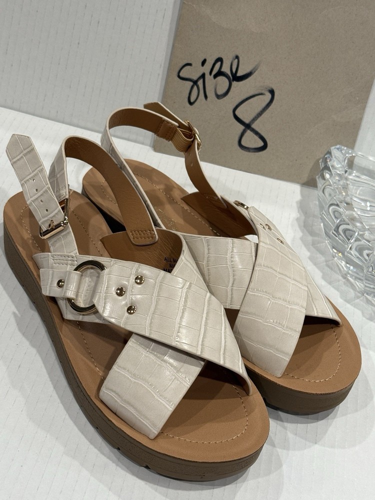 SODA Croc-Textured Platform Sandals – Ivory, Size 8, New