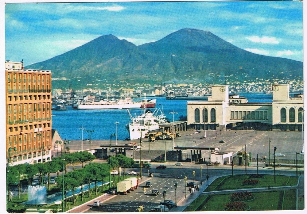 Italy Postcard Napoli Stazione Marittima