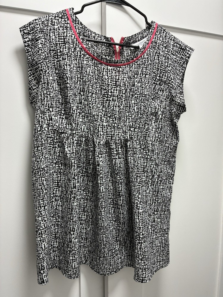 Motherhood Maternity Black & White Short Sleeve Blouse with Pink Trim Large