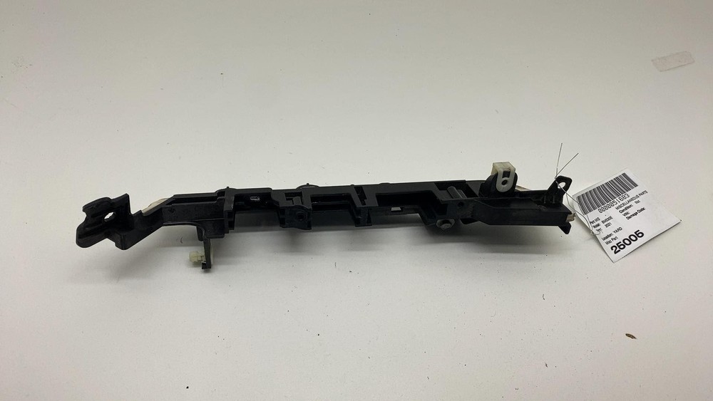 2021 BMW 530e G30 Left Front Driver Side Lower Wiring Bracket Guide