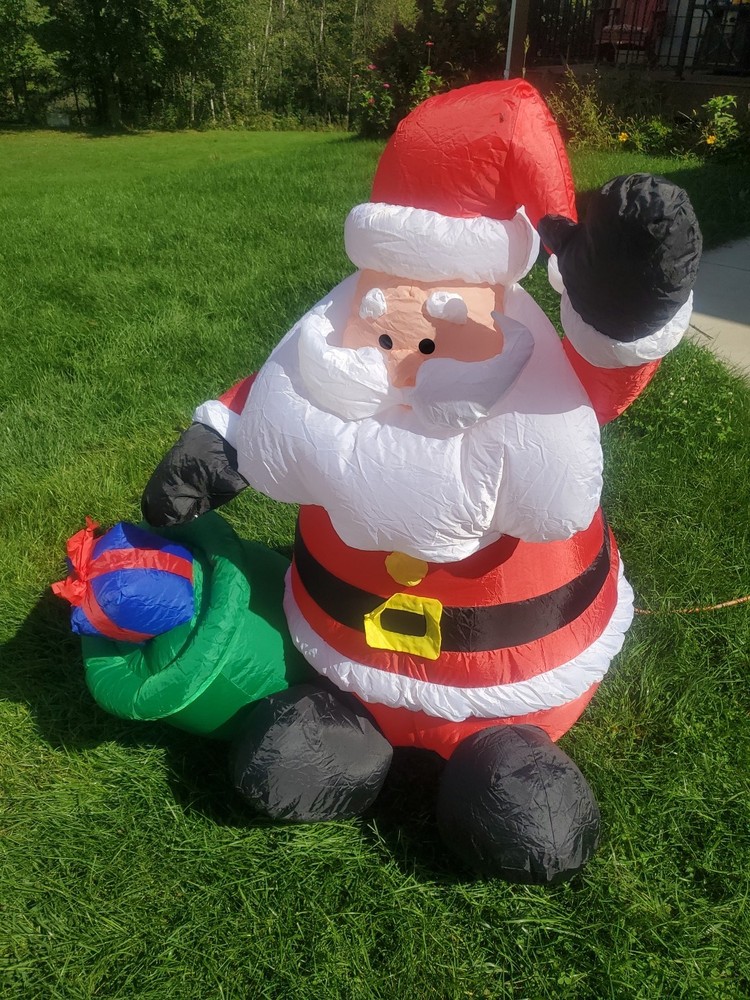 Airblown Santa 4’ Inflatable Gemmy  Inflatable Tested And Working w/stakes