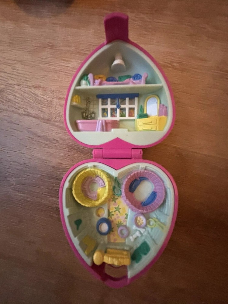 Vintage 1993 Bluebird Polly Pocket Pink Heart Shaped Case Puppies No Figures