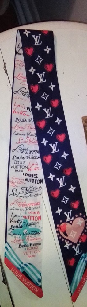 Vintage Lomuis Vuitton Blue Hearts Twilly Silk Tie