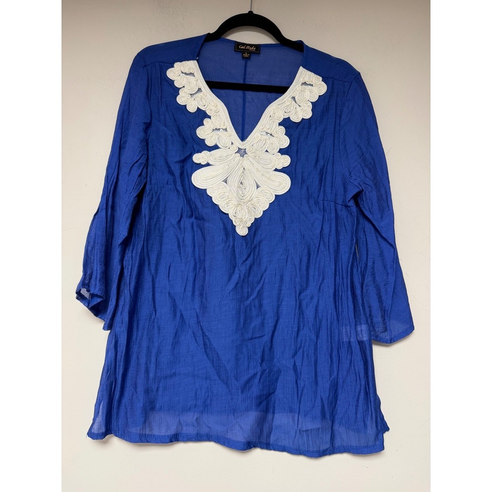 Cal Style Blue Embroidered V Neck Tunic Top Women's Large Made in USA