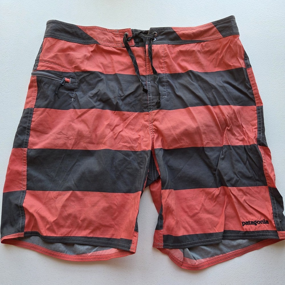 Patagonia Shorts Mens 36 Red Wavefarer Boardshort Surf Trunks Drawstring Swim