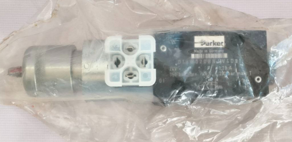 PARKER Solenoid-Actuated Dir Control Valve D1VW020BNJW4D91 24V210BAR NEW