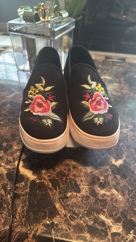 Steve Madden Garcie Black Floral Slip-On Sneakers Women’s Size 8