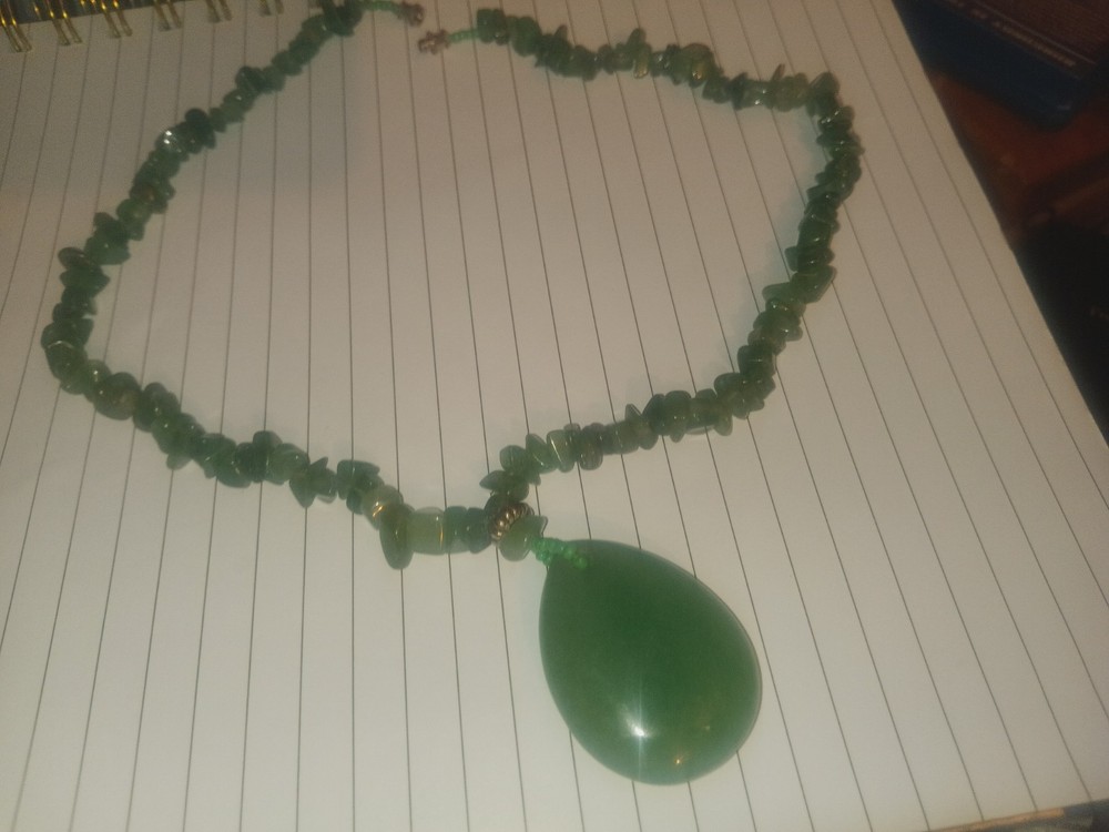 Vintage Pretty Green Jade Jadeite Princess Necklace Estate Jewelry