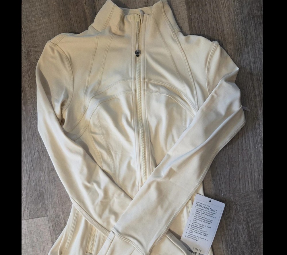 Lululemon butter cream Define Jacket Nulu size 10 full length