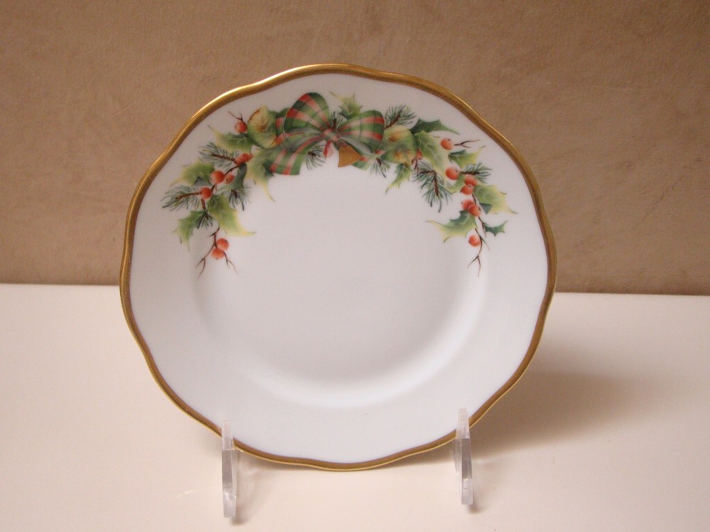 🌺 Herend Christmas Noel 20515 Holly & Ribbons Holiday Dessert Salad Plate 6.5