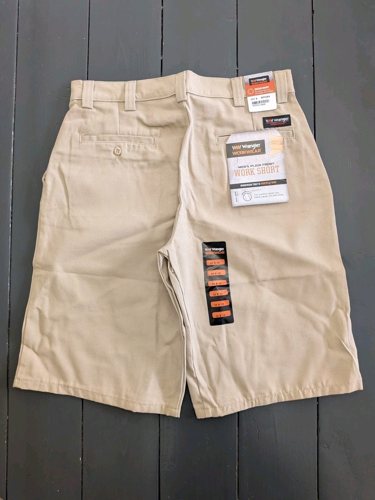 NEW Wrangler Workwear Shorts Mens 32 Khaki Tan Plain Front Work 12
