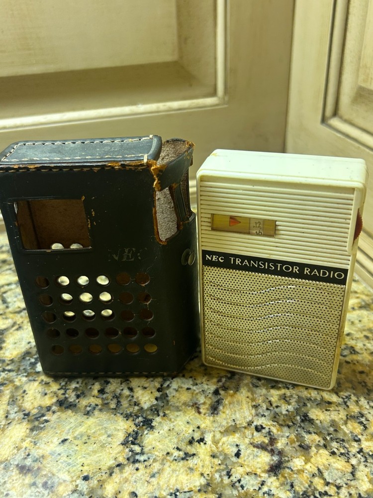 Vintage NEC NT-625 Transistor 6 Radio, Nippon Electric Co. Japan 1963 Untested